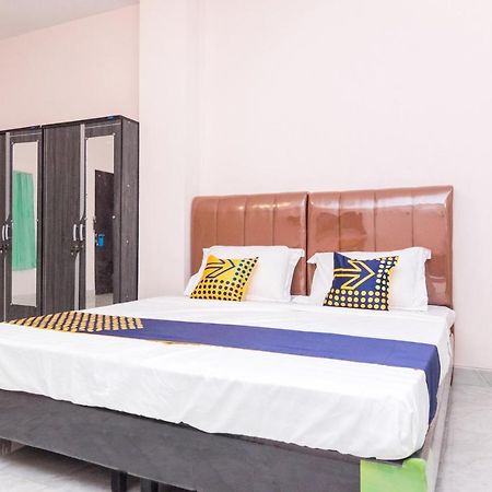 Oyo 1917 Mamora Homestay Batam Экстерьер фото
