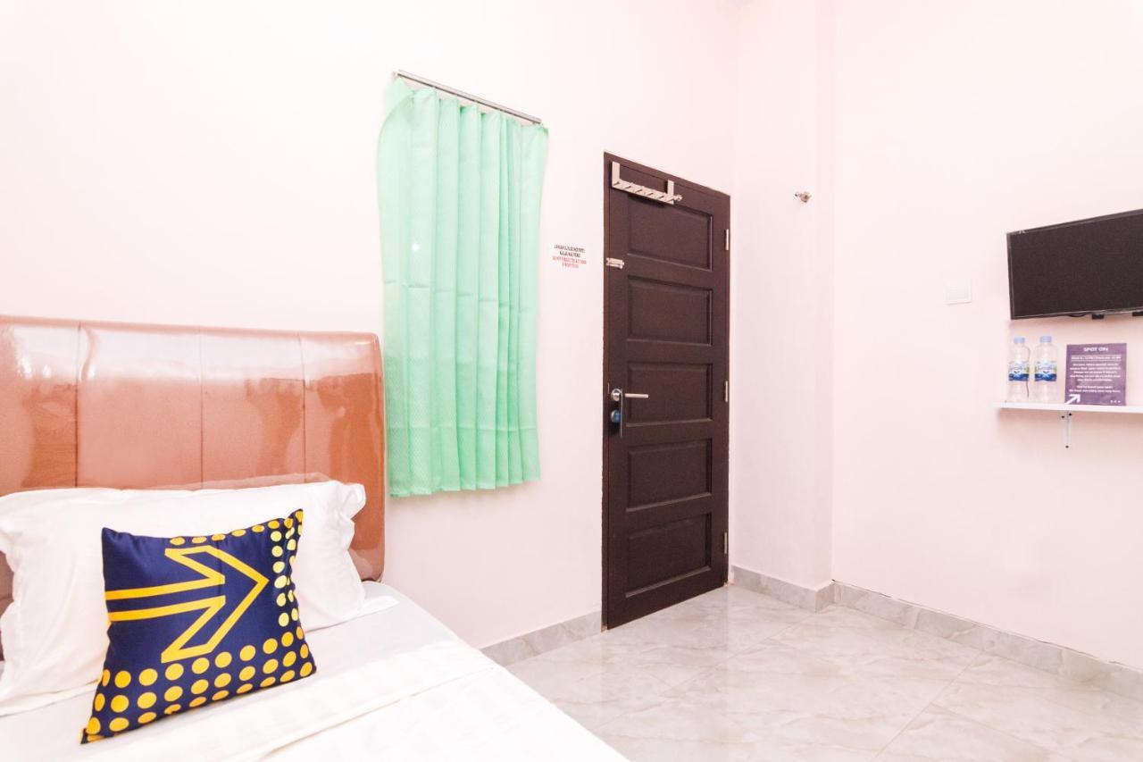 Oyo 1917 Mamora Homestay Batam Экстерьер фото