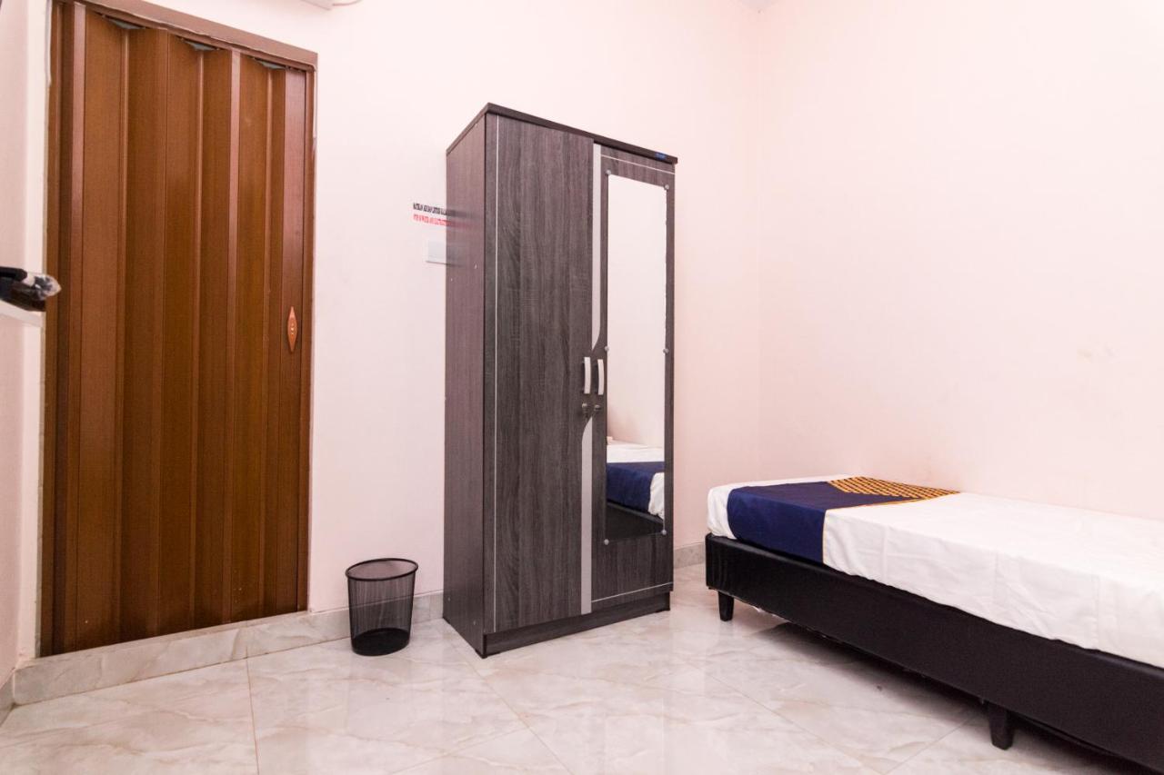Oyo 1917 Mamora Homestay Batam Экстерьер фото