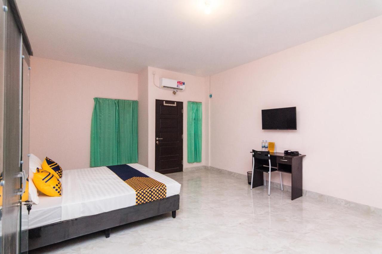 Oyo 1917 Mamora Homestay Batam Экстерьер фото