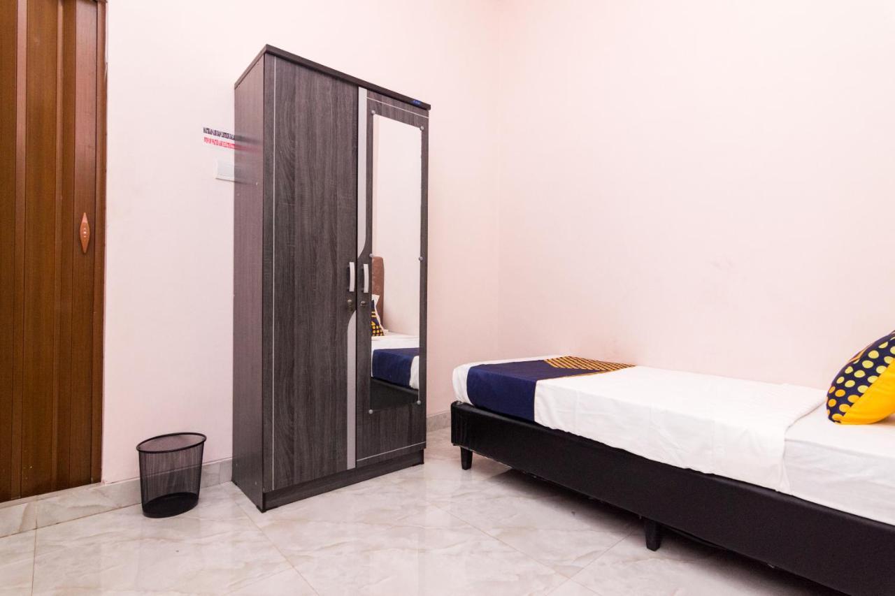 Oyo 1917 Mamora Homestay Batam Экстерьер фото